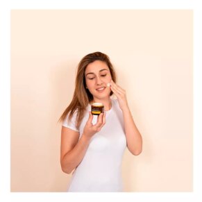 Kem chống lão hóa & điều trị chống nhăn Alma Secret POWERFUL C antiedad iluminadora moringa SPF30