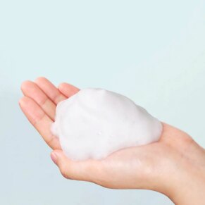 Klairs RICH MOIST foaming cleanser Sữa rửa mặt