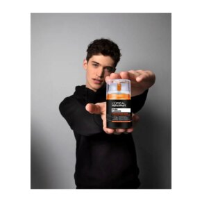 Kem dưỡng ẩm L'Oréal París MEN EXPERT pure charcoal cuidado diario antigranos